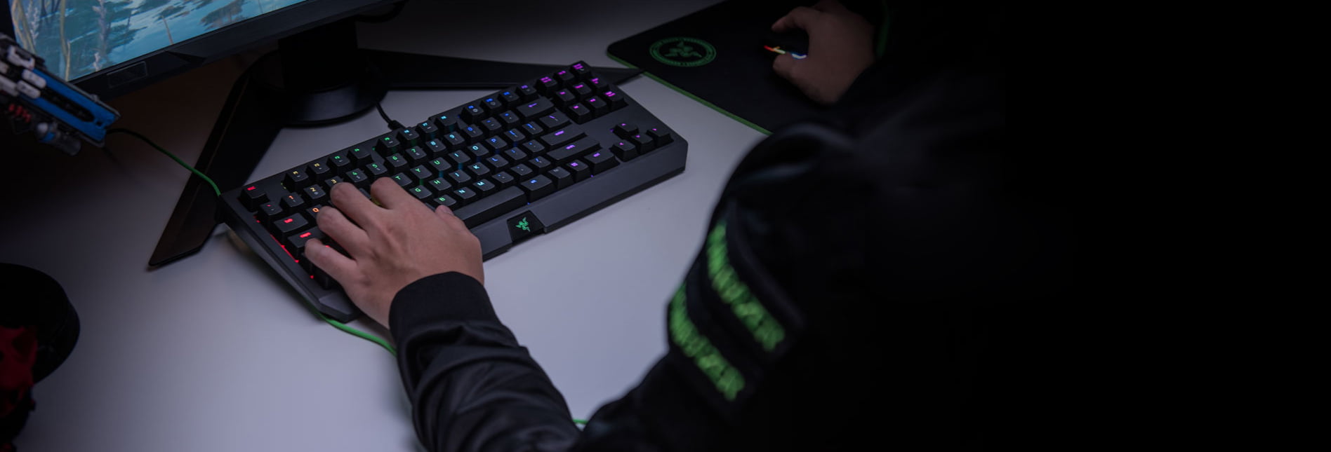 Razer BlackWidow Tournament Edition Chroma V2 RZ03-02190800-R3M1
