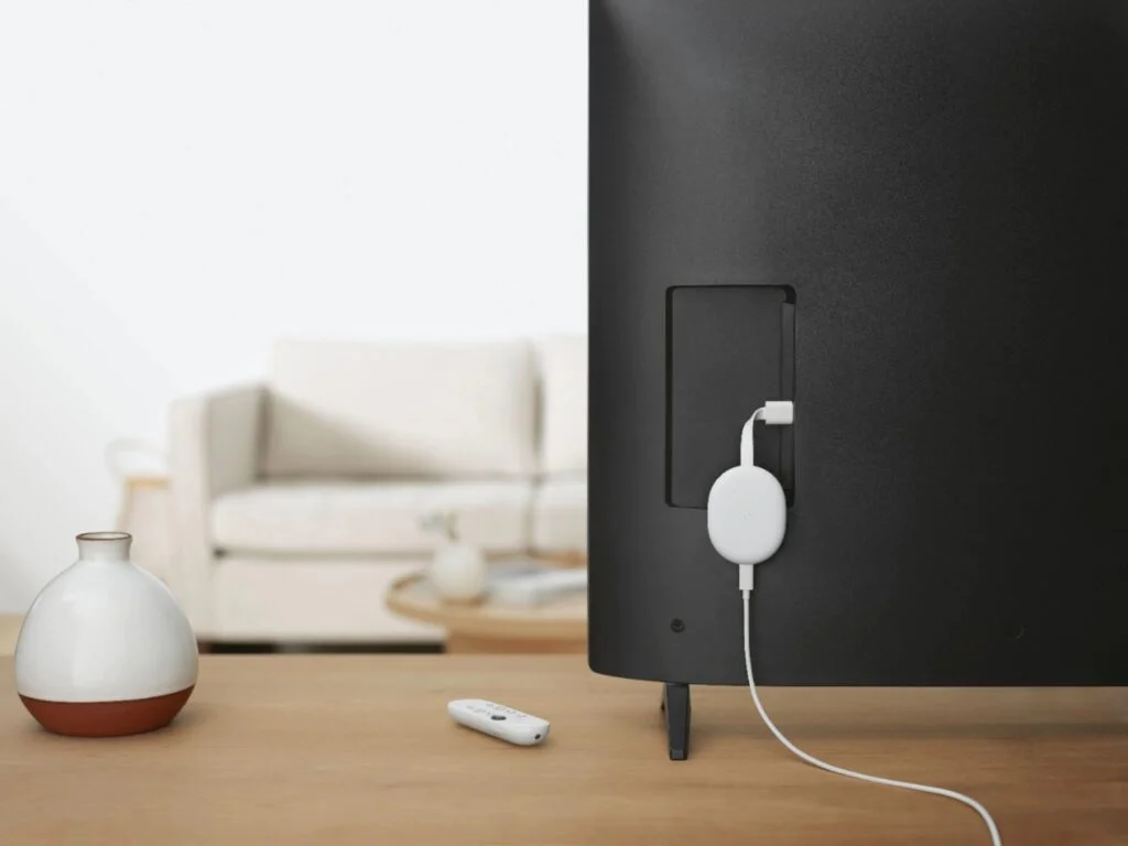 Google Chromecast with Google TV 4K Resolution With Remote white color 4K Resolution Supported HDR Supported 8 GB Internal Storage GA01919-US