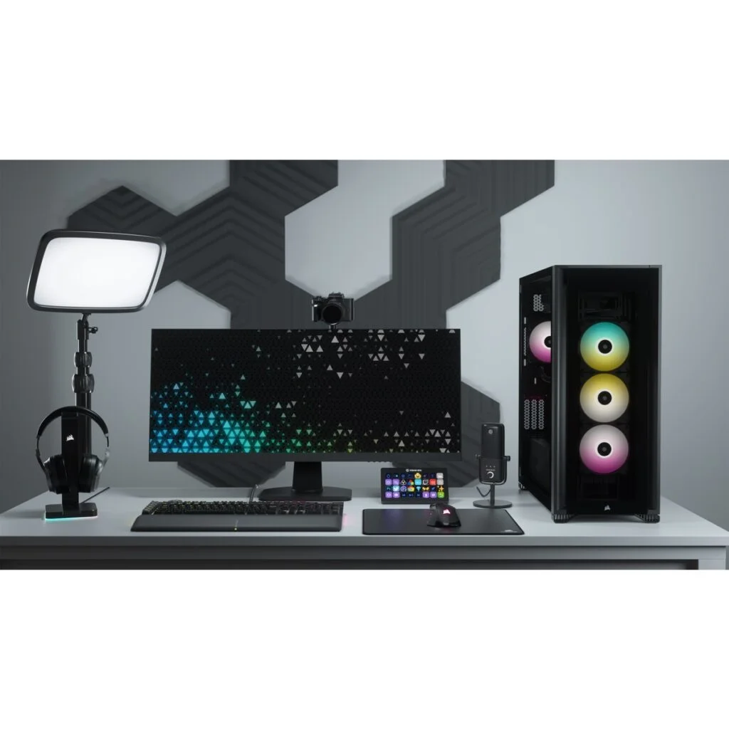 Corsair iCUE 7000X Full Tower Form Factor ATX case Three tempered glass panels black case color Four RGB fans included cc9011226ww