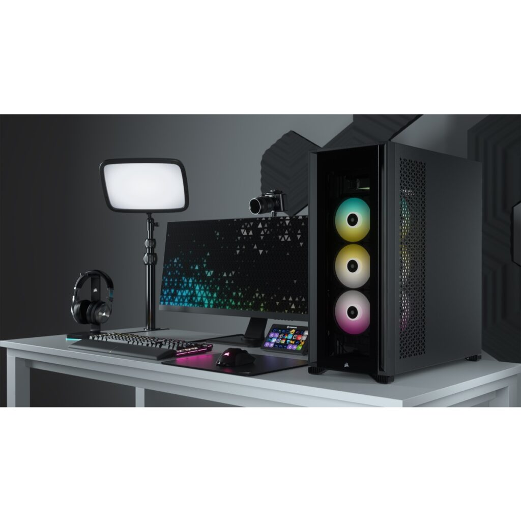 Corsair iCUE 7000X Full Tower Form Factor ATX case Three tempered glass panels black case color Four RGB fans included cc9011226ww