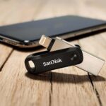 SanDisk 64GB iXpand Flash Drive Go Lightning
