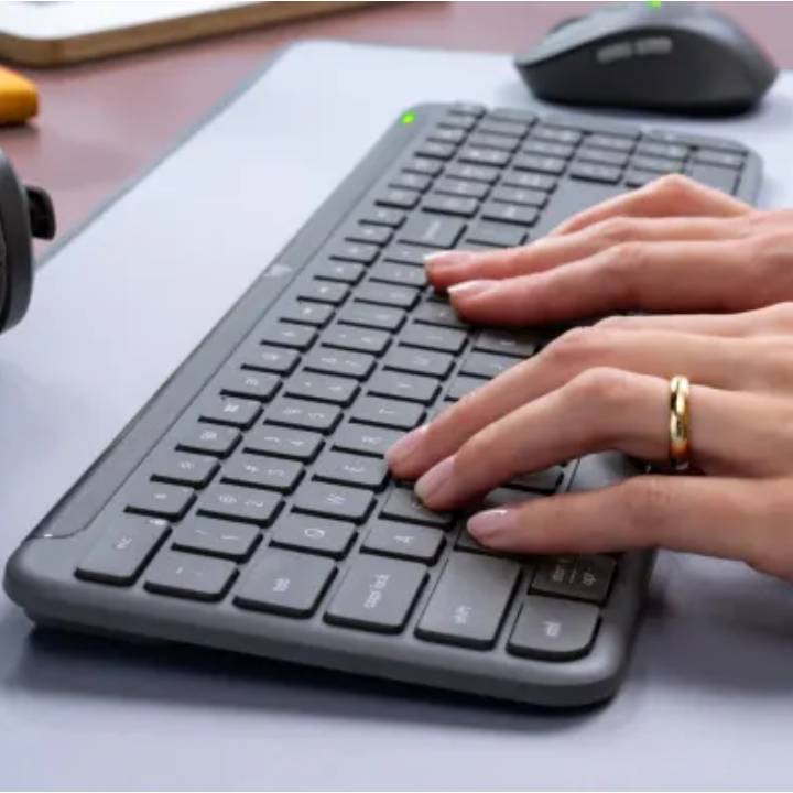 Logitech Slim Keyboard K950